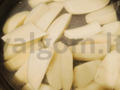 Padažas su bulvėmis ir vištiena Žingsnis 1