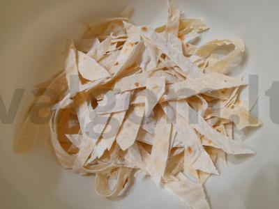 Greita pica iš lavašo ir kiaušinių Žingsnis 1