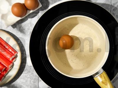 Įdarytos krabų lazdelės džiūvėsėliuose Žingsnis 1