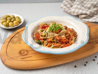 Makaronai su pomidorais ir tunu pagrindine nuotrauka