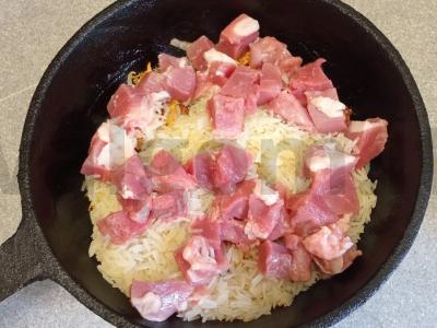 Ilgagrūdžių ryžių plovas su antis filė ir džiovintomis morkomis Žingsnis 7