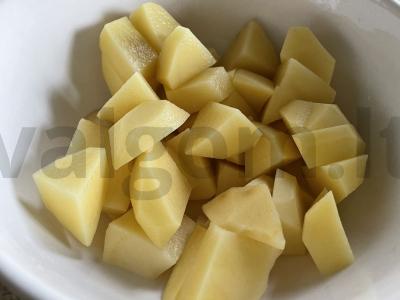 Borsčas su pomidorų tyrė ir česnaku Žingsnis 3