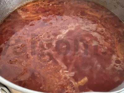 Borsčas su pomidorų tyrė ir česnaku Žingsnis 7