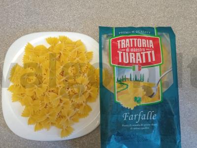 Farfalle su voveraitėmis ir sūriu Žingsnis 3