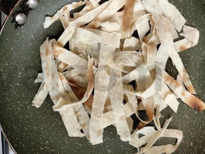 Patingėlių pica iš lavašo ir putpelių kiaušinių Žingsnis 5