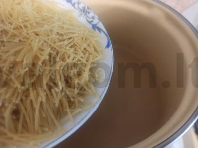 Nudų su grybais ir svogūnais Žingsnis 5