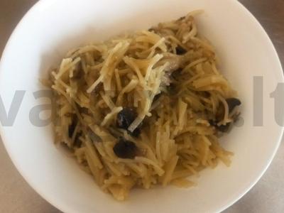 Nudų su grybais ir svogūnais pagrindine nuotrauka