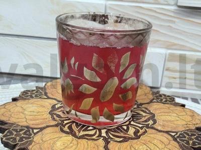 Kvapnus aviečių ir vyšnių kompotas su citrinžole pagrindine nuotrauka