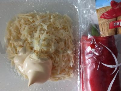 Užkandis iš saldžiųjų pipirų su sūriu ir česnaku Žingsnis 2