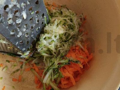 Švelni plekšnė su daržovėmis po auksiniu sūriu Žingsnis 2