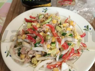 Salotos su tunu ir kukurūzais per 15 minučių pagrindine nuotrauka