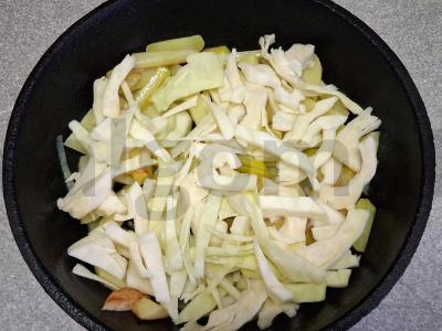 Keptas patiekalas su dešrelėmis pietums Žingsnis 2