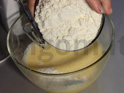 Šarlotė su ananasais Žingsnis 4