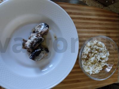 Salotas su sūriu, kiaušiniais ir sardinomis Žingsnis 2