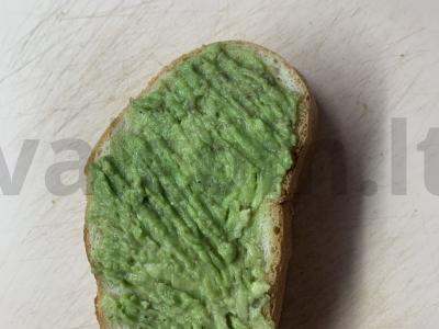 Sumuštiniai su avokadu, varškės sūriu ir upėtakiu Žingsnis 4