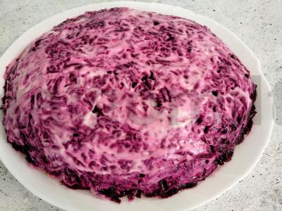 Švelni silkių salotos su burokėlių uždengimu Žingsnis 7