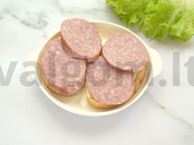 Karšti sumuštiniai su servelatu mikrobangų krosnelėje Žingsnis 3