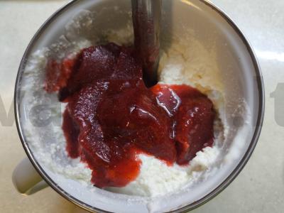 Braškinių varškės masė per 10 minučių Žingsnis 3