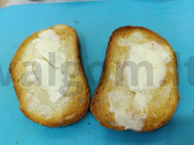 Skrebučiai su vyšnių uogiene prie arbatos Žingsnis 3