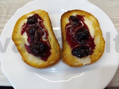 Skrebučiai su vyšnių uogiene prie arbatos Žingsnis 4