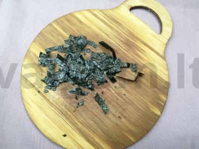 Ryžių rutuliukai su silkės ikrais džiūvėsėliuose Žingsnis 3