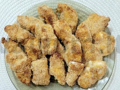 Švelnūs vištienos nagetai su kukurūzų krakmolu pagrindine nuotrauka