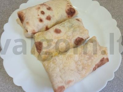 Šaurma su keptomis krevetėmis, mocarela ir baziliku Žingsnis 9