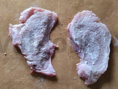 Kiaulienos kepsnys su pomidoru po sūrio plutele Žingsnis 2