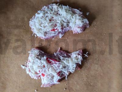 Kiaulienos kepsnys su pomidoru po sūrio plutele Žingsnis 5