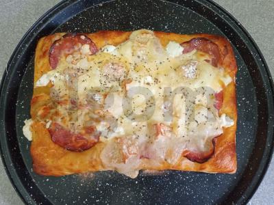 Kvadratinė pica su dešra ir trimis sūrio rūšimis Žingsnis 8