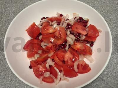 Pomidorų salotos su granatais Žingsnis 6