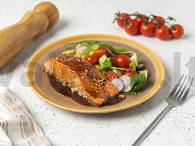 Upėtakis sojų-medaus marinate pagrindine nuotrauka