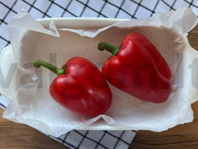 Brusketa su keptais pipirais ir raudonuoju svogūnu Žingsnis 1