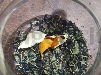 Ivano arbata su medetkomis ir apelsinų žievelėmis Žingsnis 2