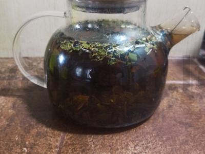 Ivano arbata su medetkomis ir apelsinų žievelėmis Žingsnis 4