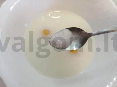 Blynai su pienu, krapais ir sūriu Žingsnis 3