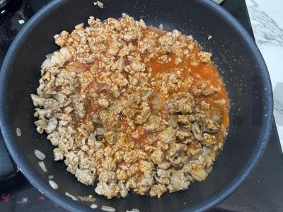 Makaronai su bolonijos padažu iš kalakutienos faršo ir pomidorų tyrės Žingsnis 3