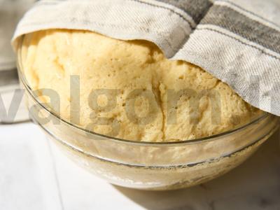 Sūrio-česnakiniai sinabonai Žingsnis 4