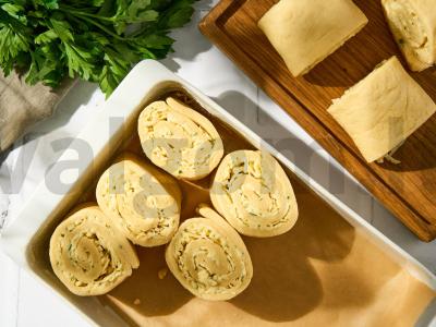 Sūrio-česnakiniai sinabonai Žingsnis 8