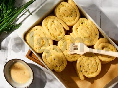 Sūrio-česnakiniai sinabonai Žingsnis 9