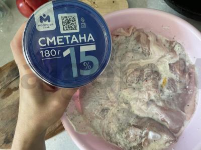 Vištienos šlaunelės su krienais ir grietine Žingsnis 4