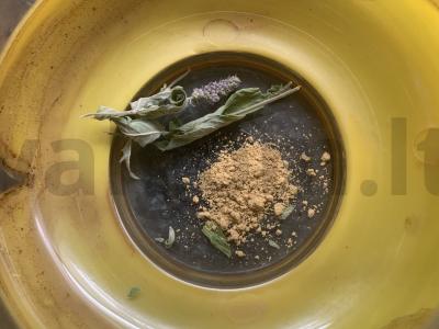 Mandarininis arbata su imbieru, mėta ir medumi Žingsnis 1