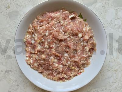 Pianse su vištienos faršu Žingsnis 3