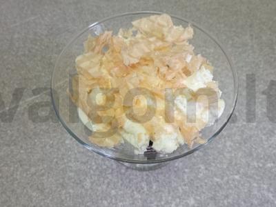 Varškės desertas su gervuogėmis ir vafliniais trupiniais Žingsnis 7