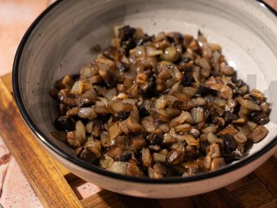 Vištiena garstyčių ir svogūnų padaže Žingsnis 4