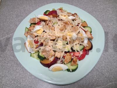 Salotos su daržovėmis, vištiena, kiaušiniu ir slyva Žingsnis 8