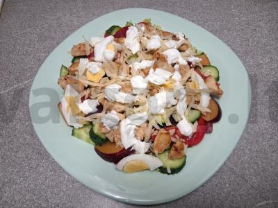 Salotos su daržovėmis, vištiena, kiaušiniu ir slyva Žingsnis 9