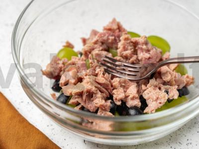 Salotos su tunu ir vynuogėmis Žingsnis 2