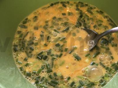 Omletas su grietinėle ir rūkytos dešros Žingsnis 3