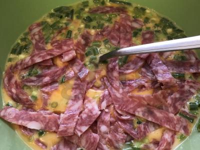 Omletas su grietinėle ir rūkytos dešros Žingsnis 6